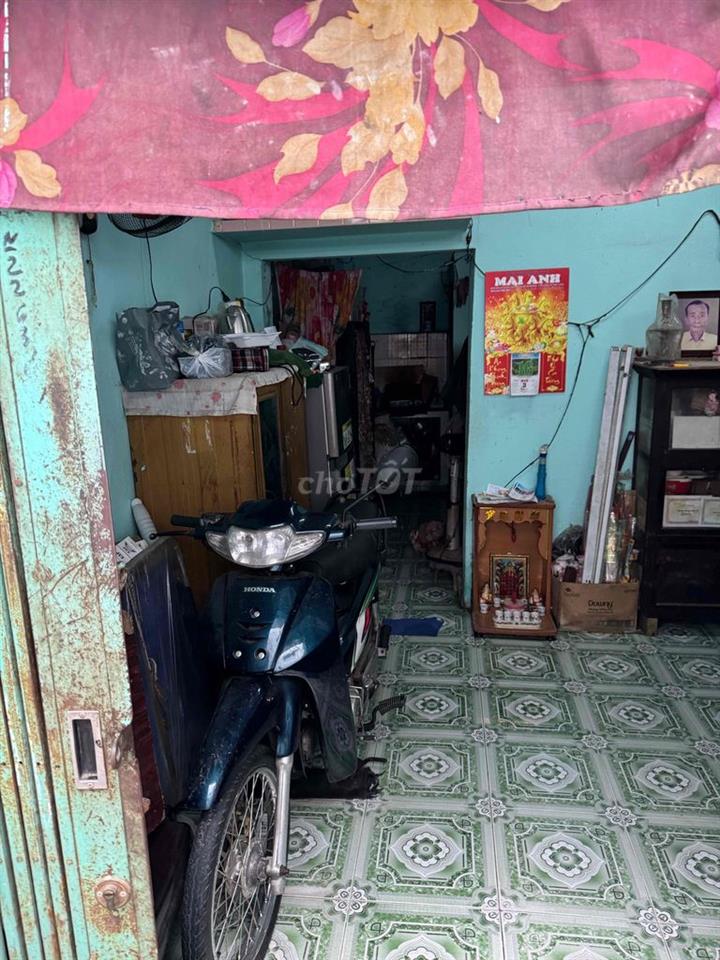 bàn nhà cấp 4