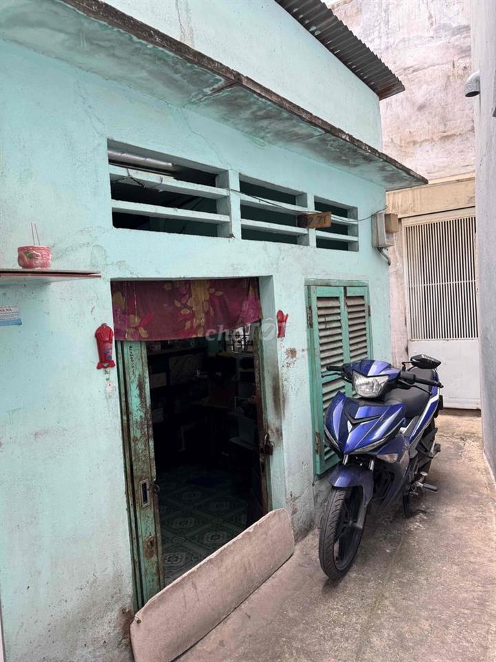 bàn nhà cấp 4