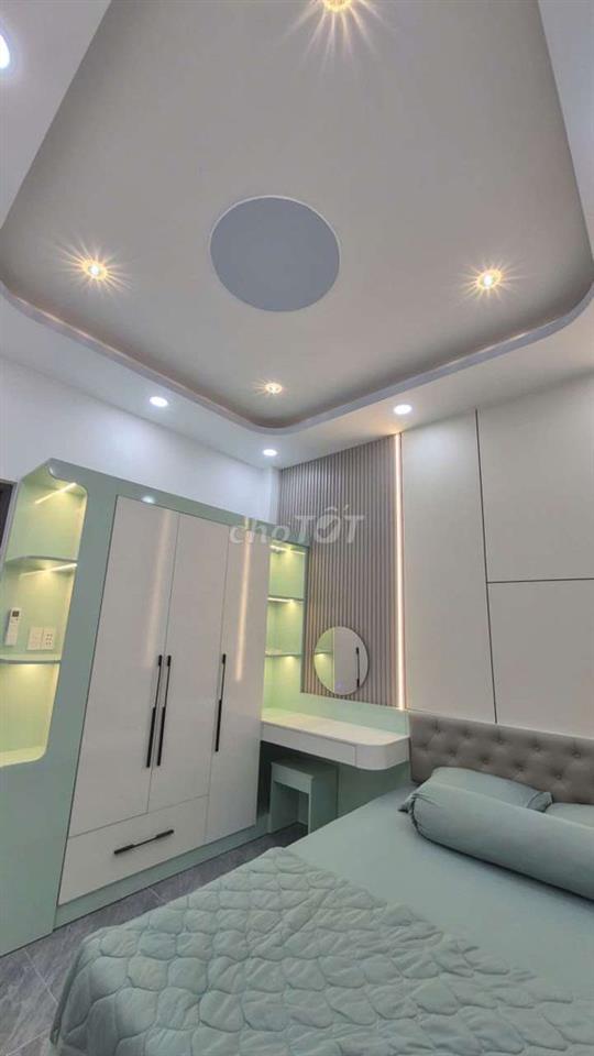 Chính chủ bán Nhà  bán 3,4x 11, 1 trệt, 2 lầu sân thượng trước sau