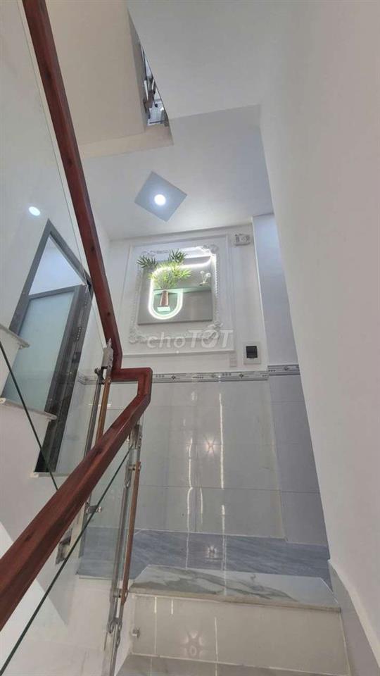 Chính chủ bán Nhà  bán 3,4x 11, 1 trệt, 2 lầu sân thượng trước sau