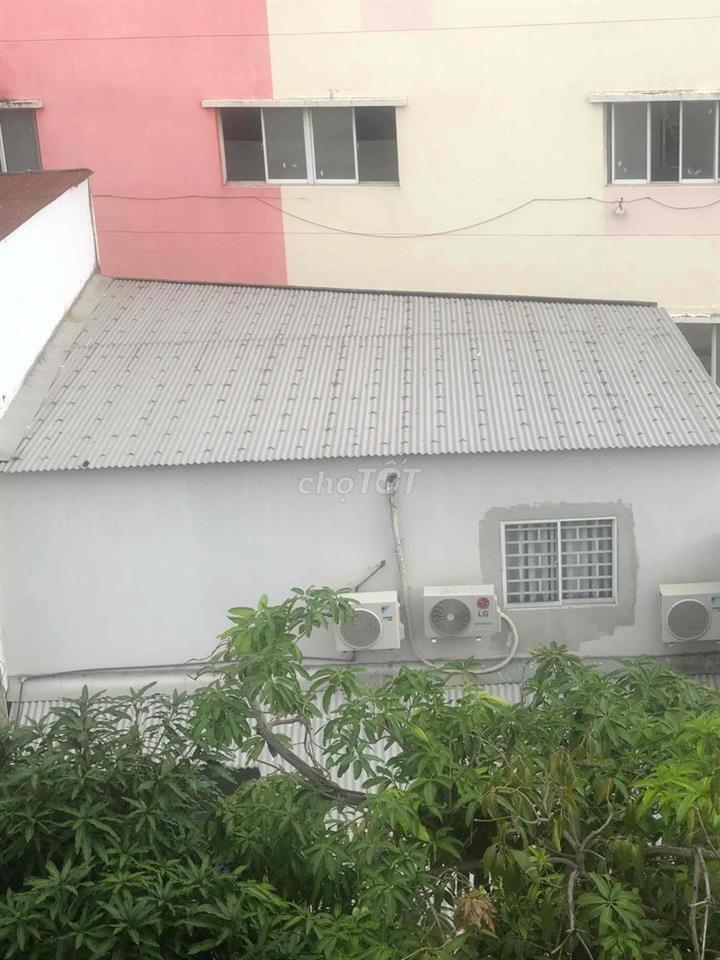 Bán nhà hẻm 3pn 2wc, có sân vườn - Q8
