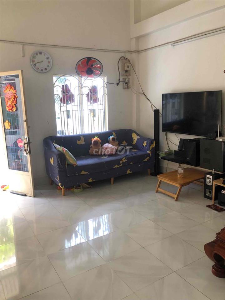 Bán nhà hẻm 3pn 2wc, có sân vườn - Q8