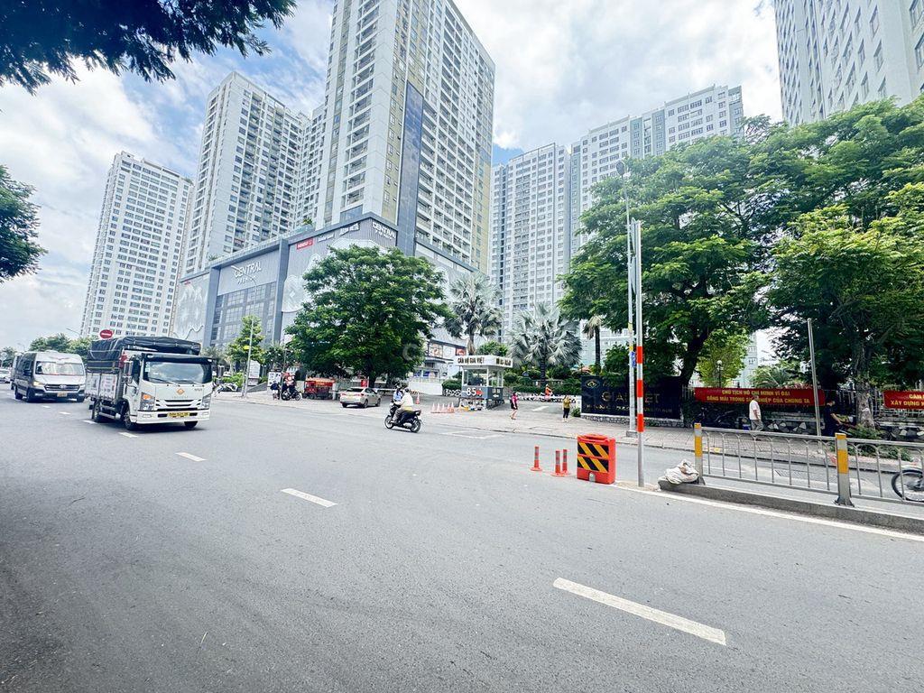 Cho Thuê Nhà Đối Diện Chung Cư Gia Viêt - 4m x 18m - 3 Lầu Vị Trí Đẹp