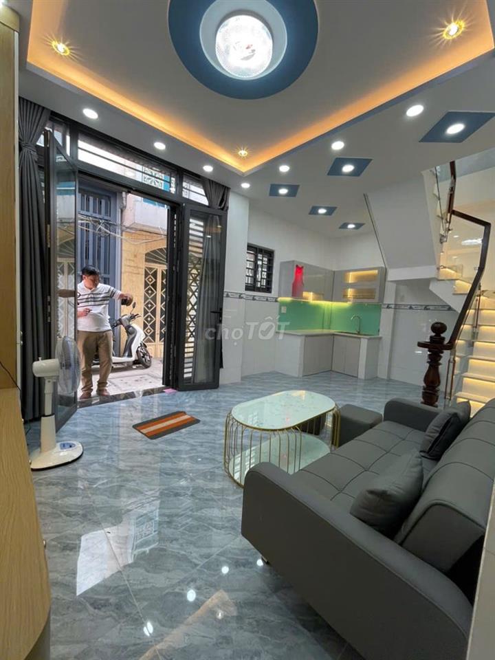 Nhà 3 tầng + Sân Thượng ở Hưng Phú, Q.8 | 6,5×6,9m | 2 PN lớn - 3WC