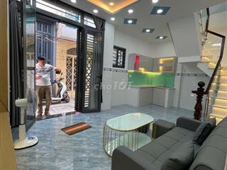 Nhà 3 tầng + Sân Thượng ở Hưng Phú, Q.8 | 6,5×6,9m | 2 PN lớn - 3WC