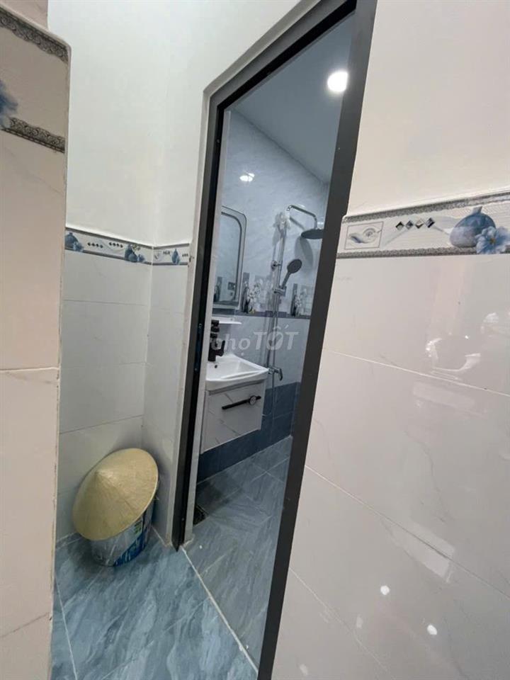 Nhà 3 tầng + Sân Thượng ở Hưng Phú, Q.8 | 6,5×6,9m | 2 PN lớn - 3WC