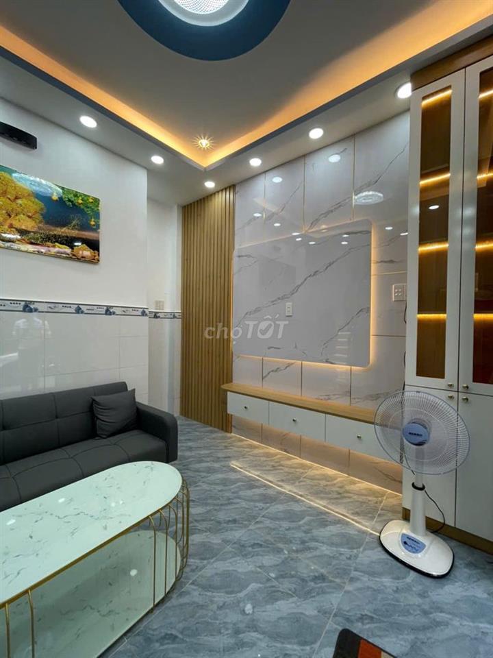 Nhà 3 tầng + Sân Thượng ở Hưng Phú, Q.8 | 6,5×6,9m | 2 PN lớn - 3WC