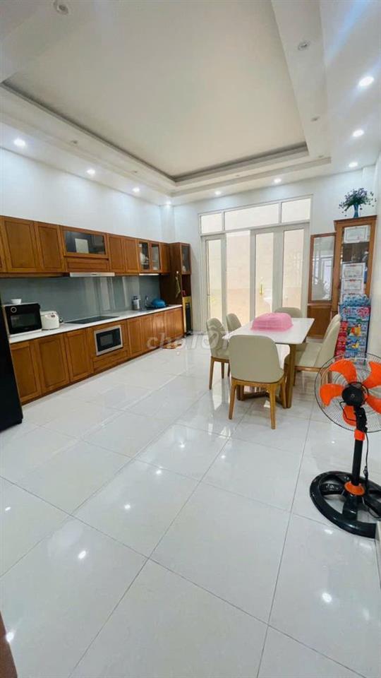 Nhà 3 Lầu  Tạ Quang Bửu - 4.5m x 20m -90m2 - Ngay Công Viên P5 Q8