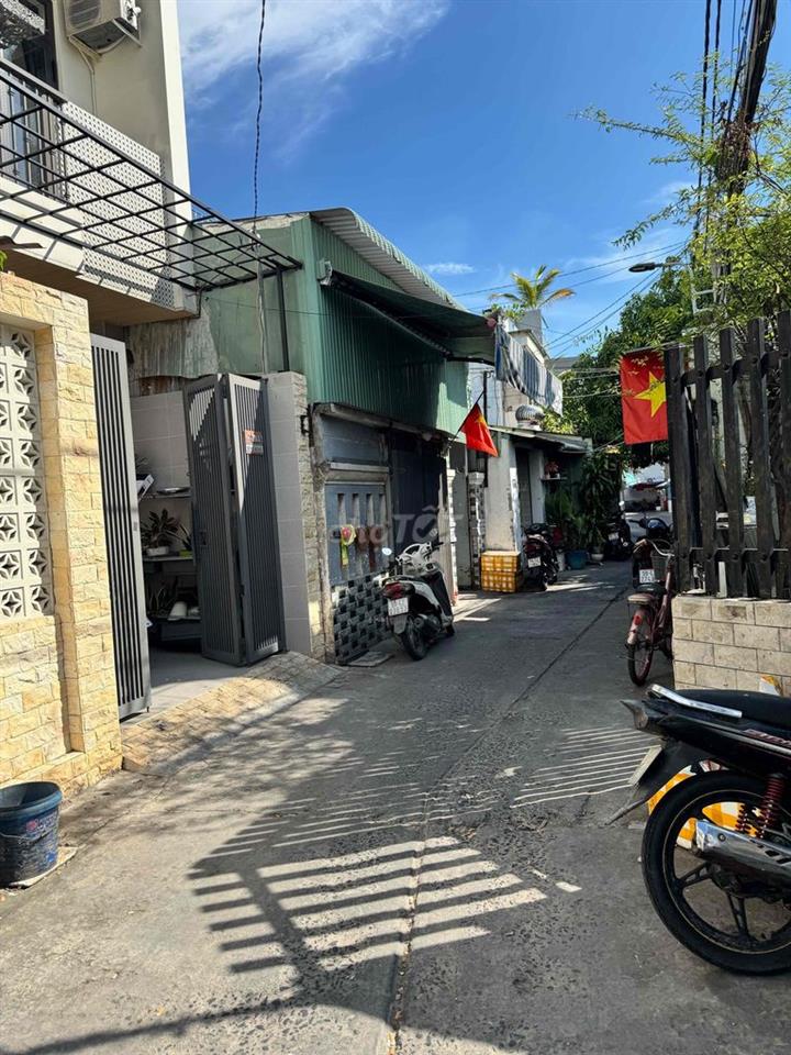 chính chủ bán nhà sổ hồng hoàn công đủ