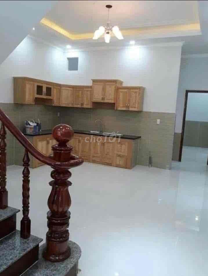 kẹt tiền cần bán gấp căn nhà gần bến xe quận8