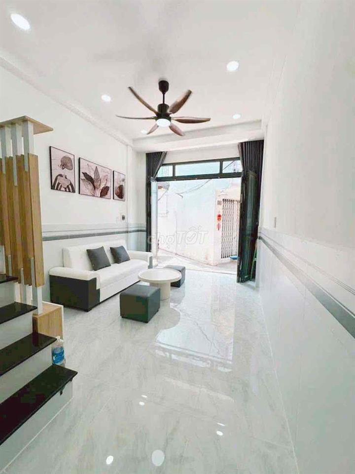 💸💸Giá thuê: 12.triệu/tháng + cọc 2 tháng 🏡🏡CHO THUÊ NHÀ NGUYÊN CĂN mới