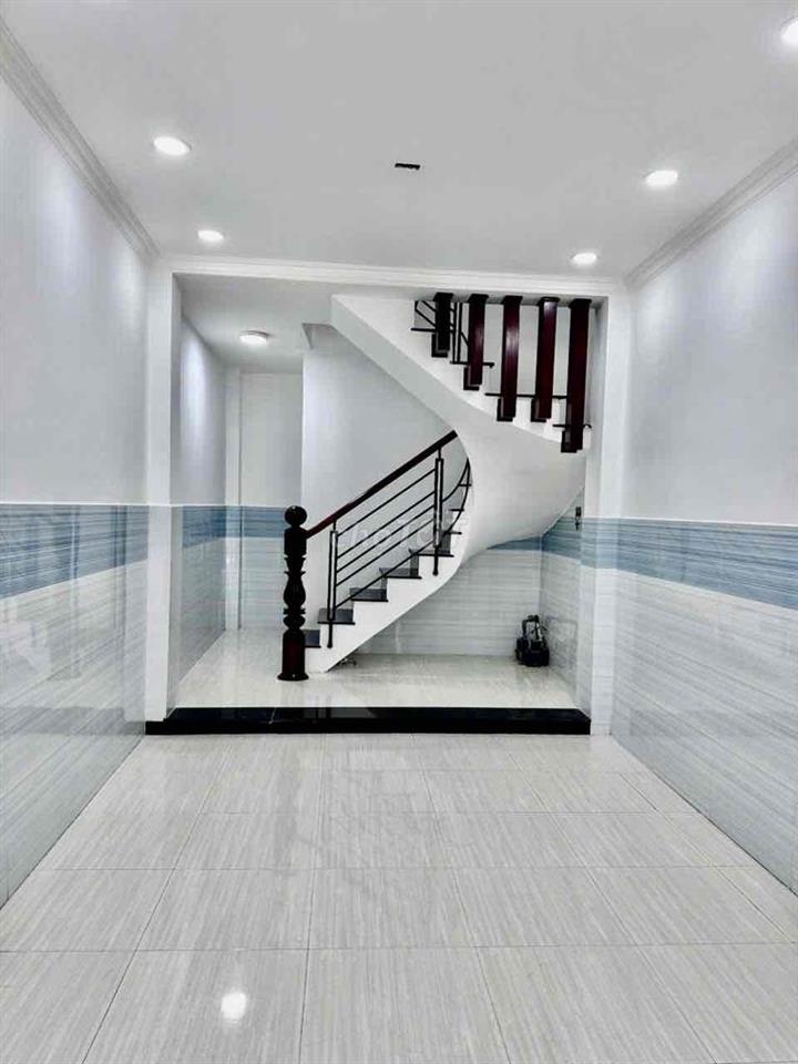 🏠 Nhà cho thuê mới sơn sữa ( p5 Q8 cũ ) phường Chánh Hưng mới hẻm 3 gá