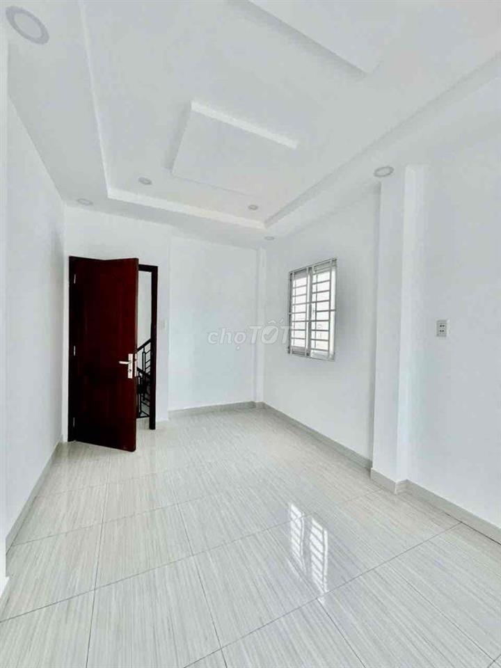 🏠 Nhà cho thuê mới sơn sữa ( p5 Q8 cũ ) phường Chánh Hưng mới hẻm 3 gá