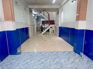 🏠Nhà cho thuê  mặt tiền sát  (p5Q8) 👉Gần trường học,  cách bến xe 🚃🚃Q8