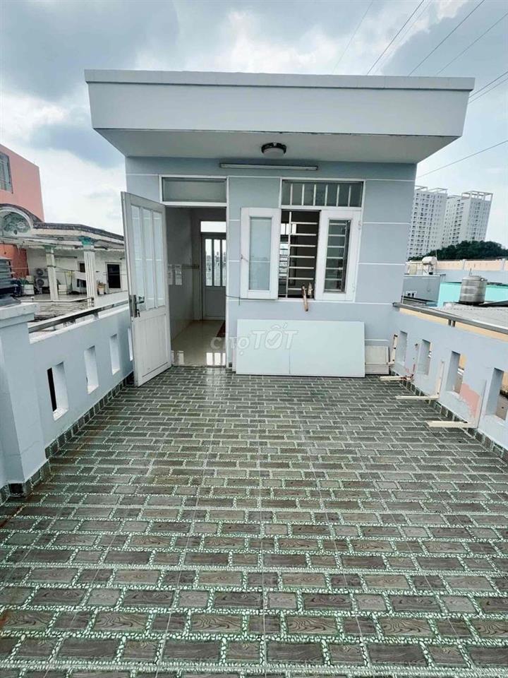🏠Nhà cho thuê  mặt tiền sát  (p5Q8) 👉Gần trường học,  cách bến xe 🚃🚃Q8