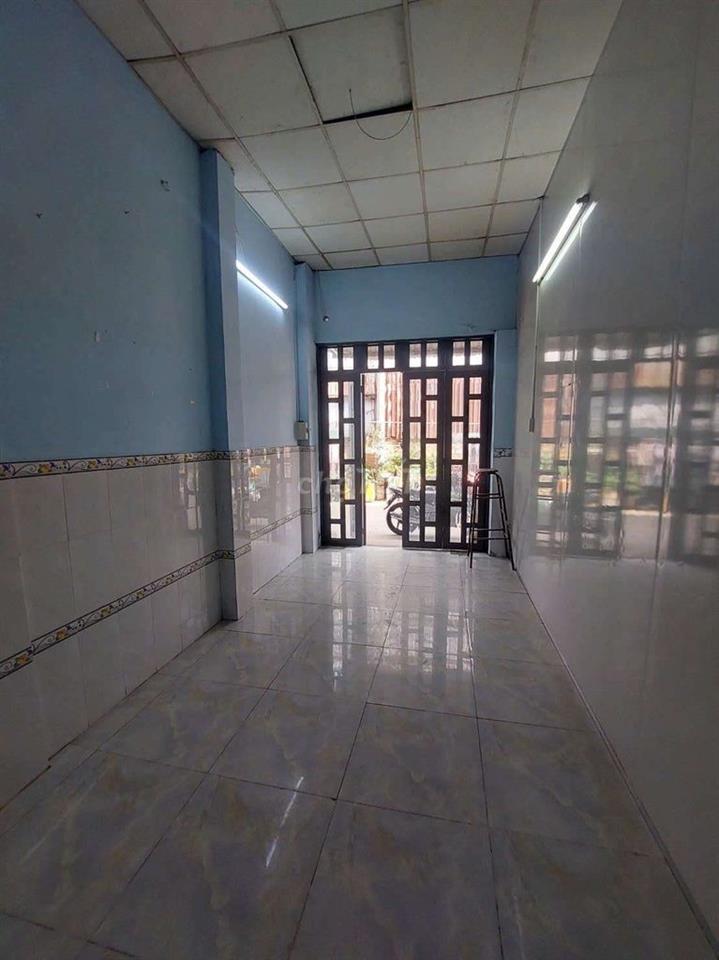cho thuê nhà đường Phạm Hùng C2 DT.4m×16m } 1 lầu 2Phòng 2toilet hẽm5m