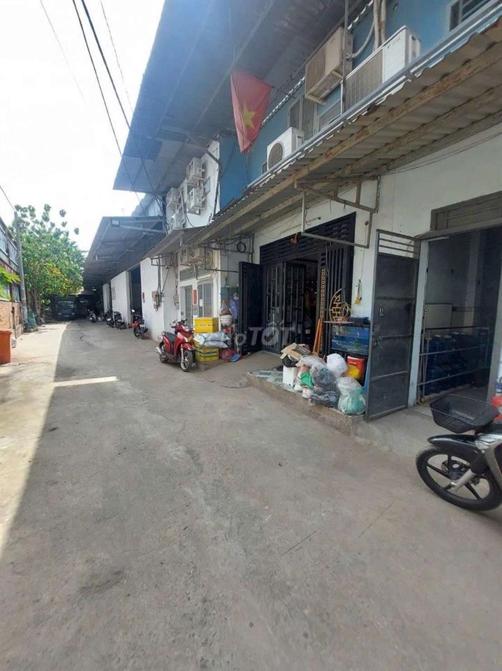 cho thuê nhà đường Phạm Hùng C2 DT.4m×16m } 1 lầu 2Phòng 2toilet hẽm5m