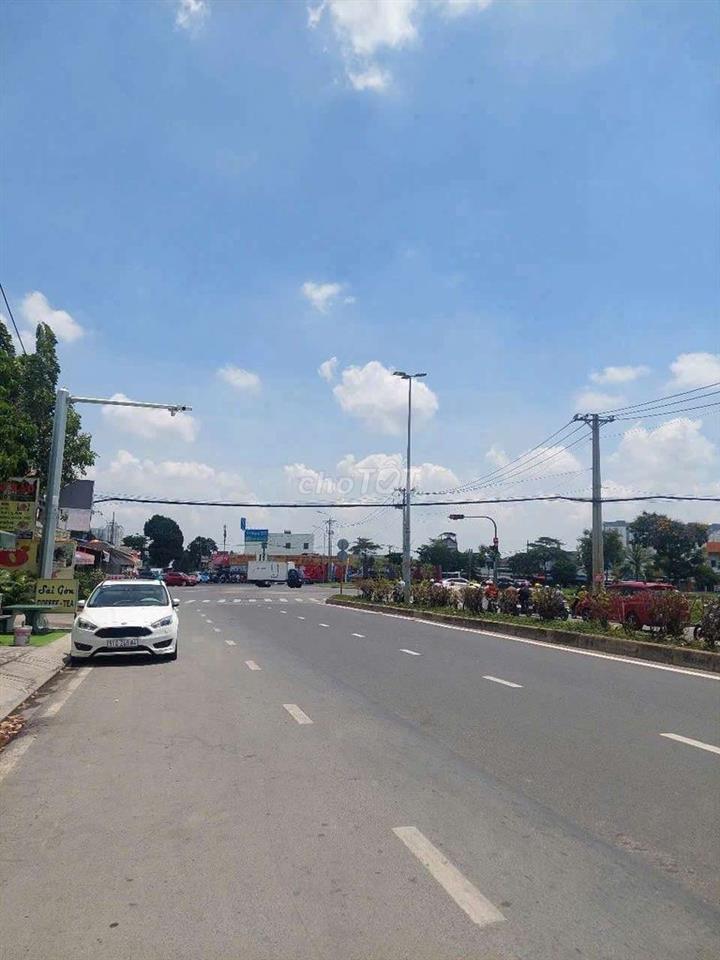 cho thuê nhà Mặt Tiền hẽm đường Phạm Hùng C7 DT.5m×12m } 1Lững 2Phòng 