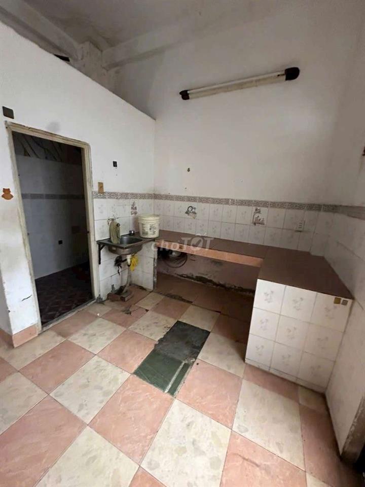 Cho thuê nhà đường Âu Dương Lân P3.Q8 DT.4m×17m} 1 Lầu 7Phòng 5 toilet