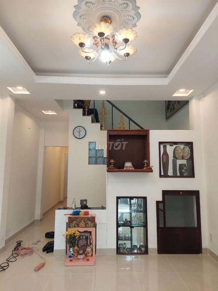 Cho thuê nhà đường Phạm Hùng C4 DT.4m×17m } 1 Lầu 3Phòng 2toilet hẽm5m