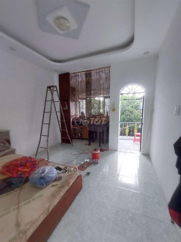 Cho thuê nhà đường Phạm Hùng C4 DT.4m×17m } 1 Lầu 3Phòng 2toilet hẽm5m