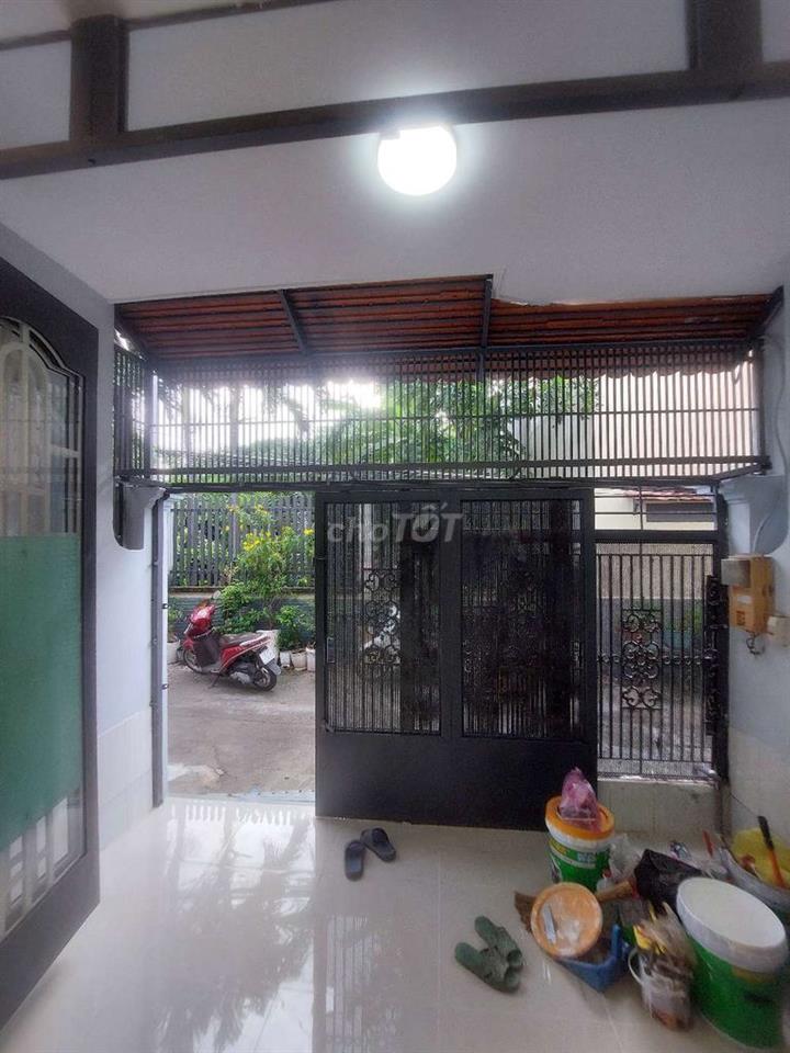 Cho thuê nhà đường Phạm Hùng C4 DT.4m×17m } 1 Lầu 3Phòng 2toilet hẽm5m