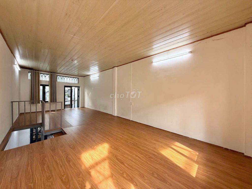 Cho thuê nhà đường Phạm Thế Hiển P6 DT.4m×12m } 1 Lầu 1 Phòng suốt 2wc