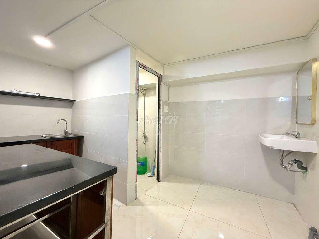 Cho thuê nhà đường Phạm Thế Hiển P6 DT.4m×12m } 1 Lầu 1 Phòng suốt 2wc