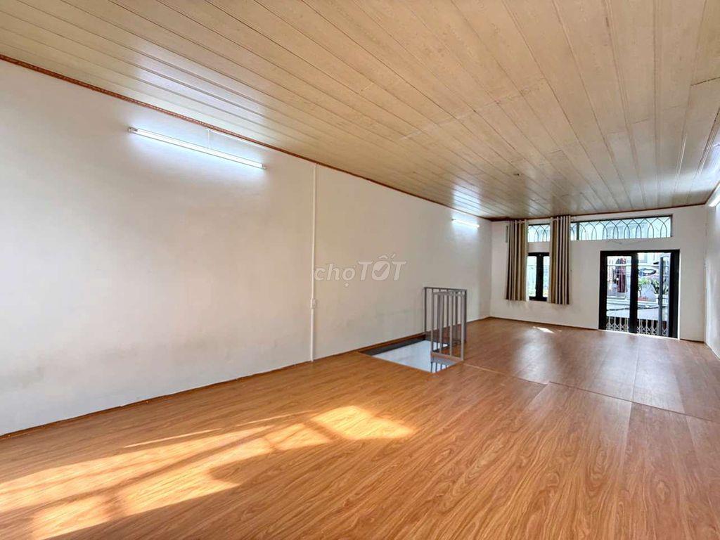 Cho thuê nhà đường Phạm Thế Hiển P6 DT.4m×12m } 1 Lầu 1 Phòng suốt 2wc