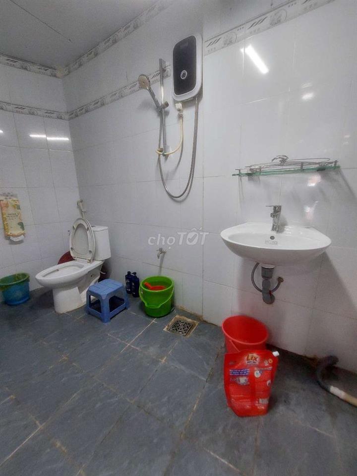 Cho thuê nhà MT đường Đông Hồ & Phạm Thế Hiển P4.Q8 DT.3m5×14m } 1 Lầu