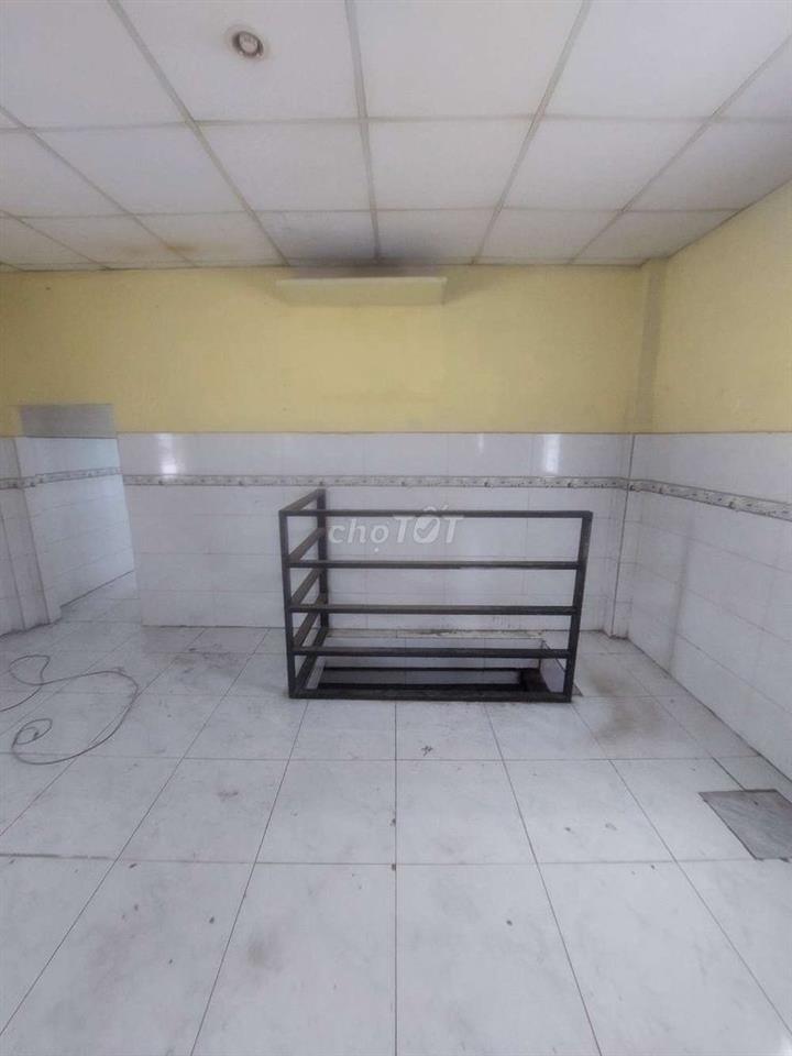 Cho thuê nhà đường Phạm Hùng C2 DT.4m×16m } 1 lầu 2 Phòng 2 wc hẽm 5m