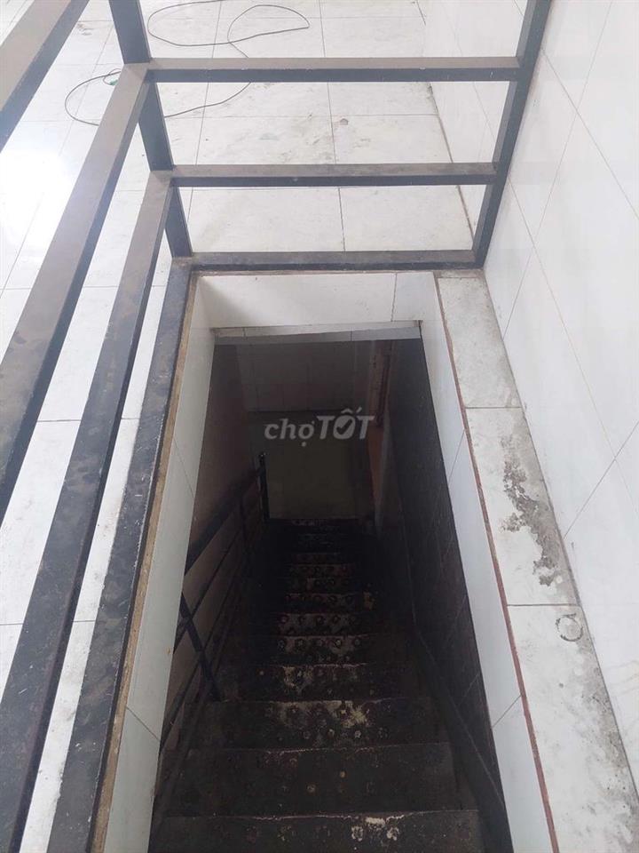 Cho thuê nhà đường Phạm Hùng C2 DT.4m×16m } 1 lầu 2 Phòng 2 wc hẽm 5m