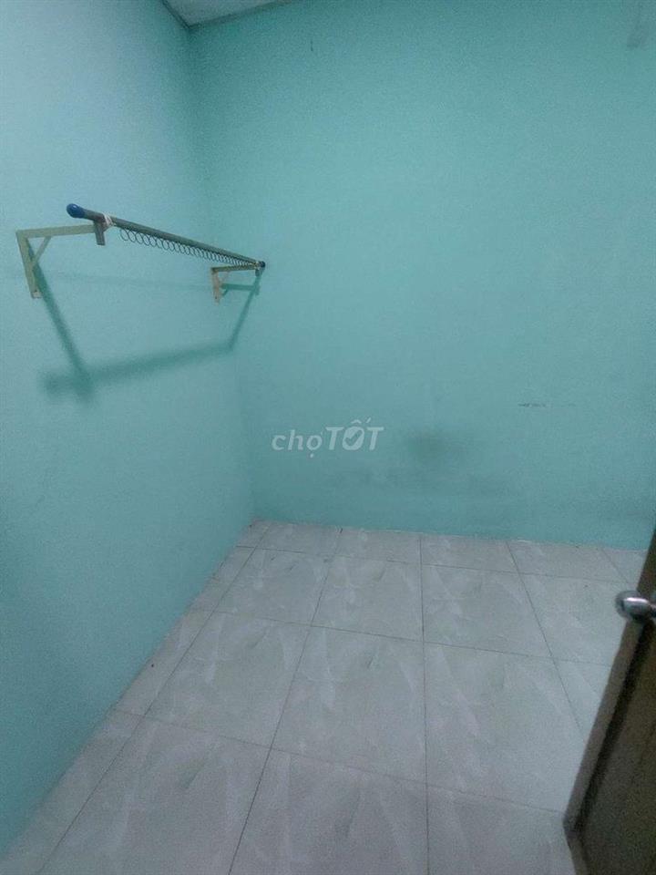 Cho thuê nhà đường Quốc Lộ 50 LT5. DT.4m×15m } 1 Lầu 2 Phòng 2 toilet.