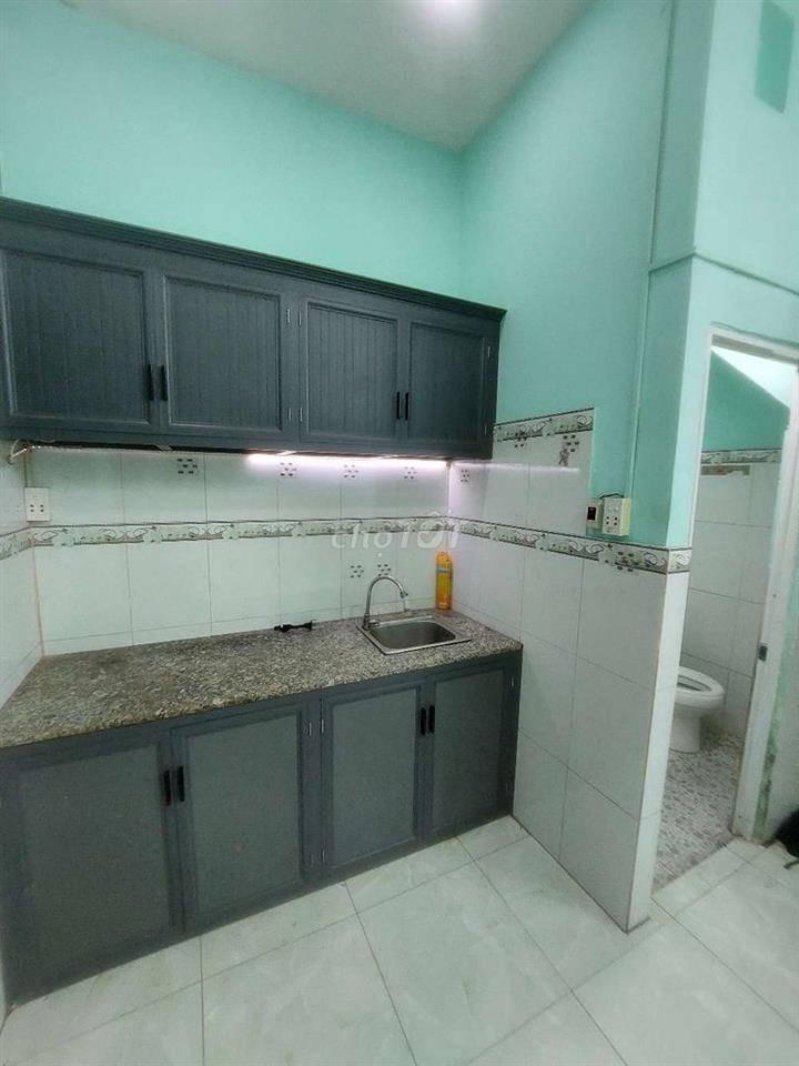 Cho thuê nhà đường Quốc Lộ 50 LT5. DT.4m×15m } 1 Lầu 2 Phòng 2 toilet.