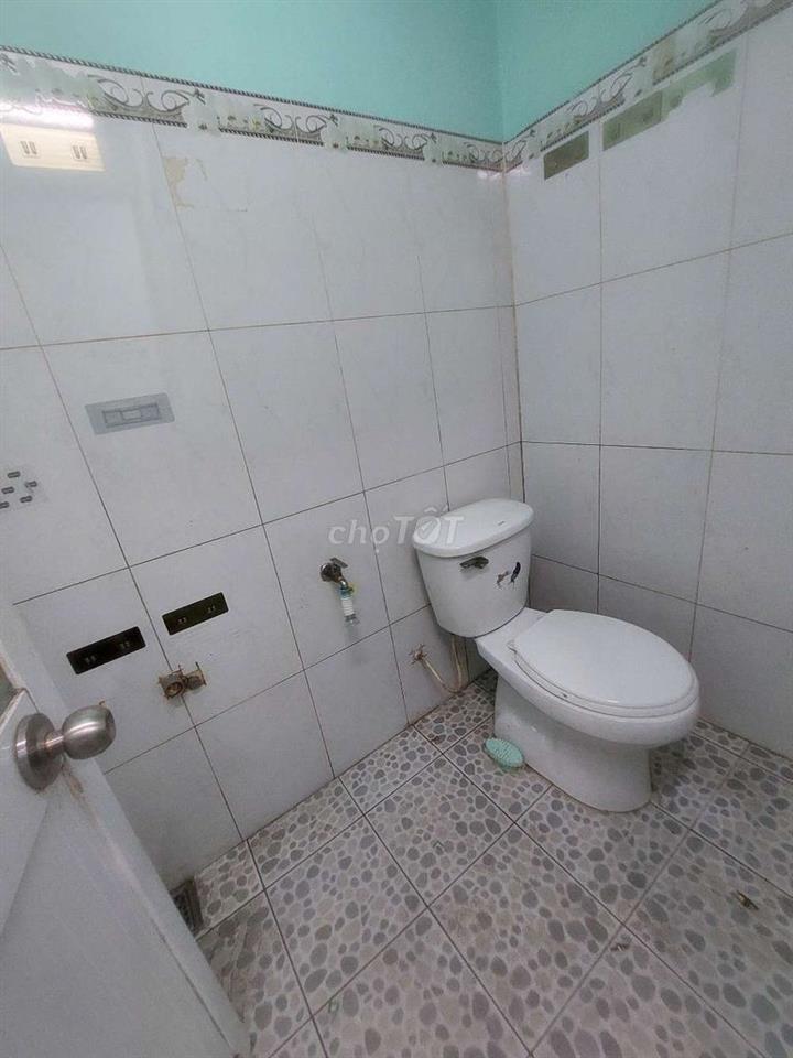 Cho thuê nhà đường Quốc Lộ 50 LT5. DT.4m×15m } 1 Lầu 2 Phòng 2 toilet.