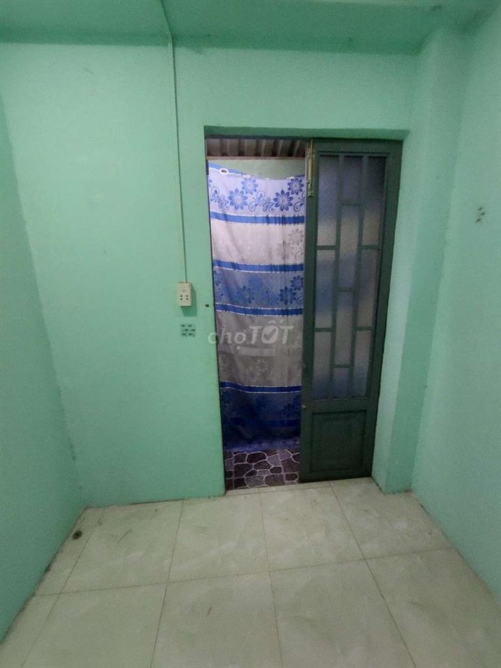 Cho thuê nhà đường Quốc Lộ 50 LT5. DT.4m×15m } 1 Lầu 2 Phòng 2 toilet.