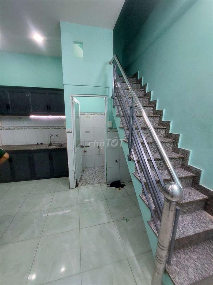 Cho thuê nhà đường Quốc Lộ 50 LT5. DT.4m×15m } 1 Lầu 2 Phòng 2 toilet.