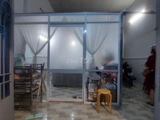 cho thuê nhà mặt tiền đường Đặng Thúc Liêng P4.Q8. DT.3m5×15m } 2 Lầu.