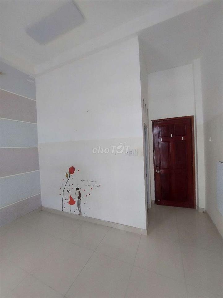 Cho thuê nhà Mặt Tiền đường Bùi Minh Trực P5.Q8 DT.4m×14m, 1Lầu 3Phòng