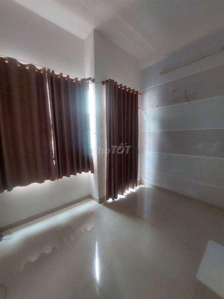 Cho thuê nhà Mặt Tiền đường Bùi Minh Trực P5.Q8 DT.4m×14m, 1Lầu 3Phòng