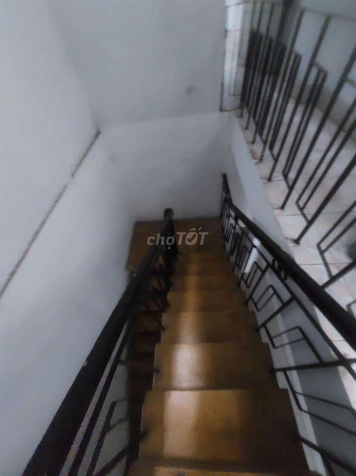 Cho thuê nhà Mặt Tiền đường Cao Xuân Dục P12.Q8 DT.4m×18 } 3Lầu 7Phòng
