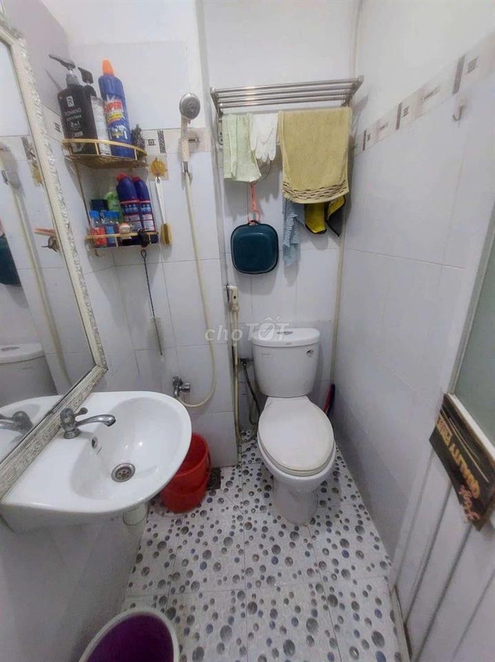 Cho thuê nhà Mặt Tiền đường Cao Xuân Dục P12.Q8 DT.4m×18 } 3Lầu 7Phòng