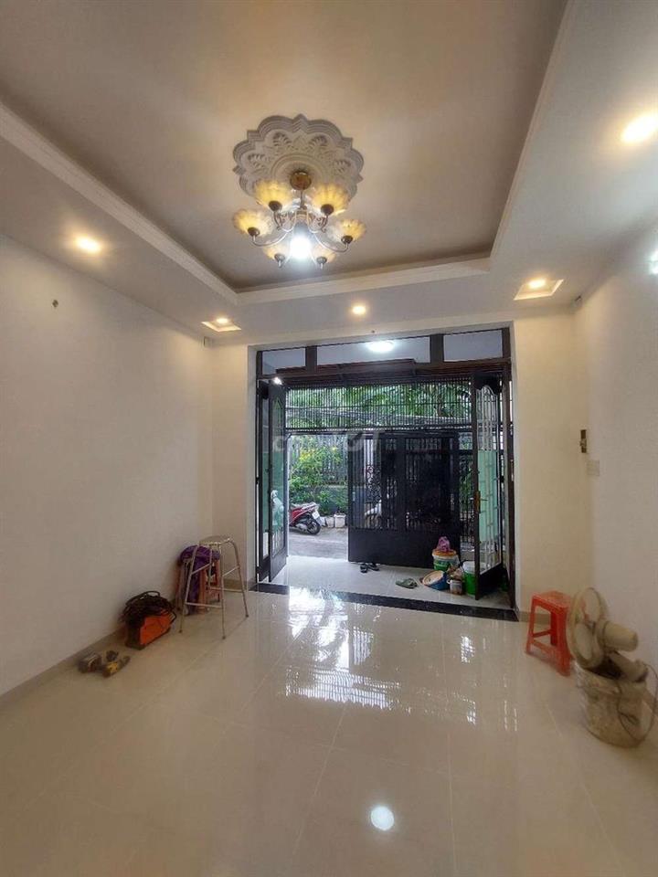 Cho thuê nhà đường Phạm Hùng C4 DT.4m×17m } 1 Lầu 3Phòng 2toilet hẽm5m