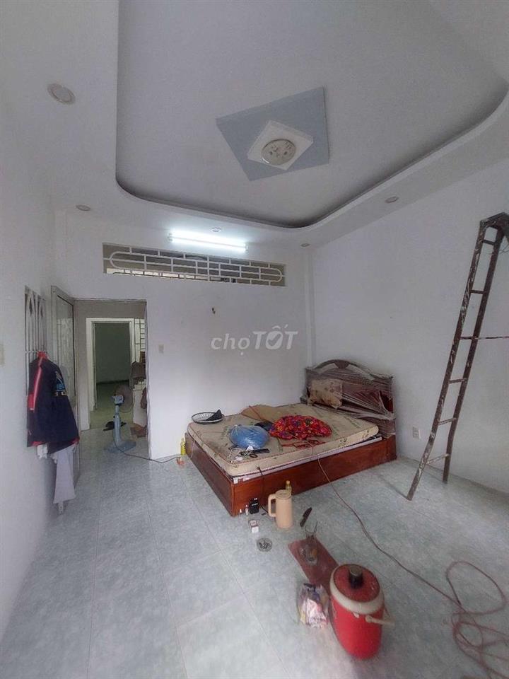 Cho thuê nhà đường Phạm Hùng C4 DT.4m×17m } 1 Lầu 3Phòng 2toilet hẽm5m