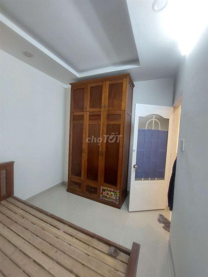 Cho thuê nhà đường Phạm Hùng C4 DT.4m×17m } 1 Lầu 3Phòng 2toilet hẽm5m
