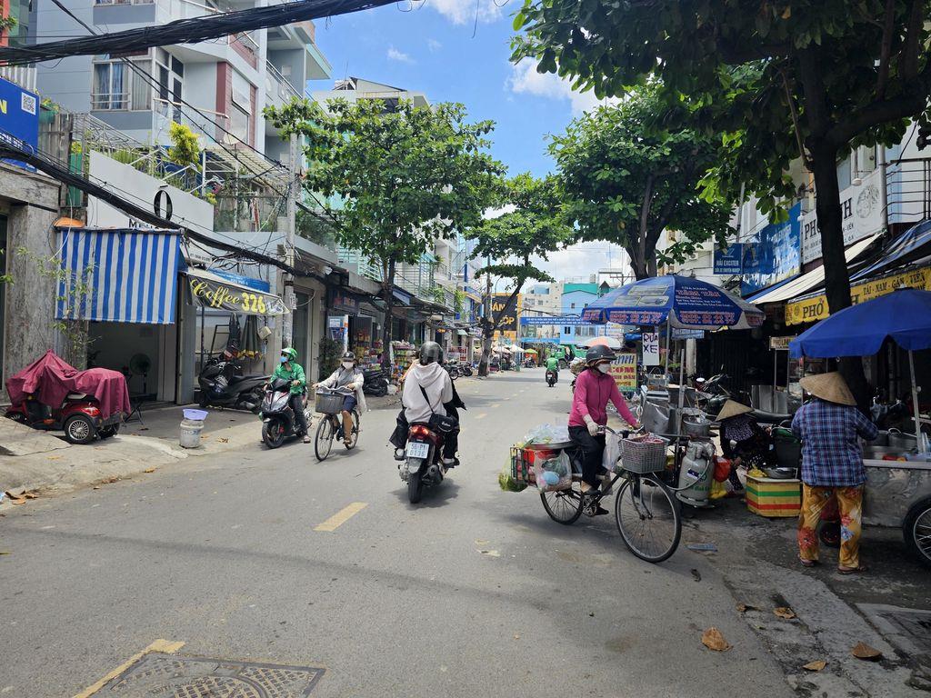 Cho thuê mặt bằng có chổ ở lại ngay Dương Bá Trạc 3x10m