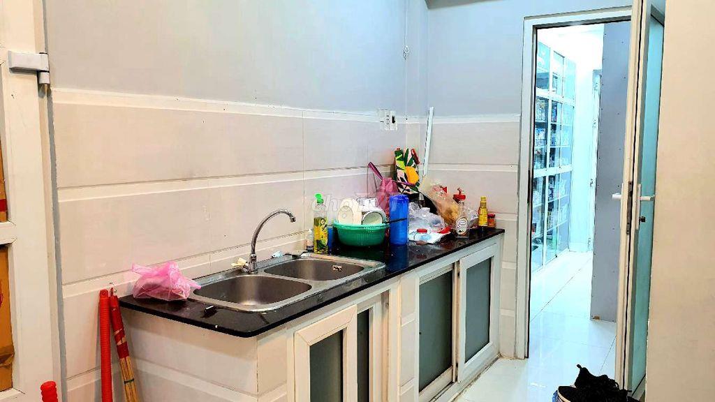 phòng trống sẵn dọn vào ở ngay được, full nội thất ưu tiên nam 1 xe.
