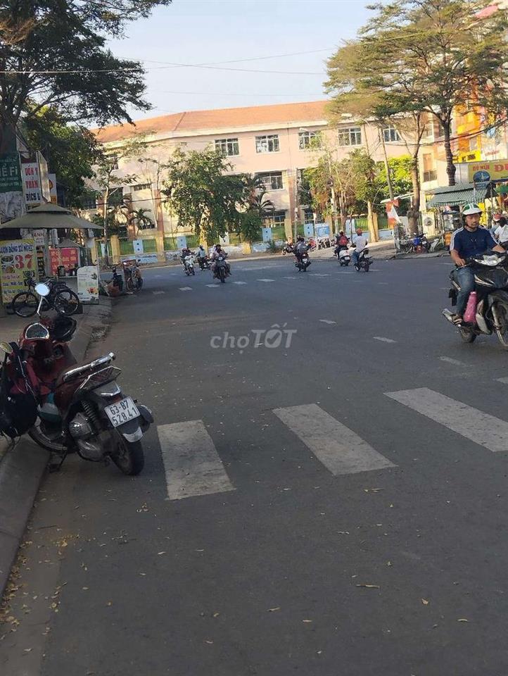 Đất Hướng Đông KDC Phú Lợi p7q8