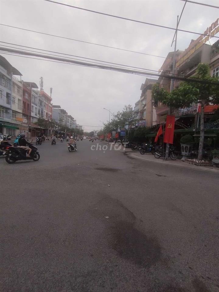Đất Hướng Đông KDC Phú Lợi p7q8
