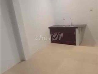Cho thuê phòng 104 Cao Lỗ P4 Q8  giờ giấc tự do  , có ban công, mặt ti